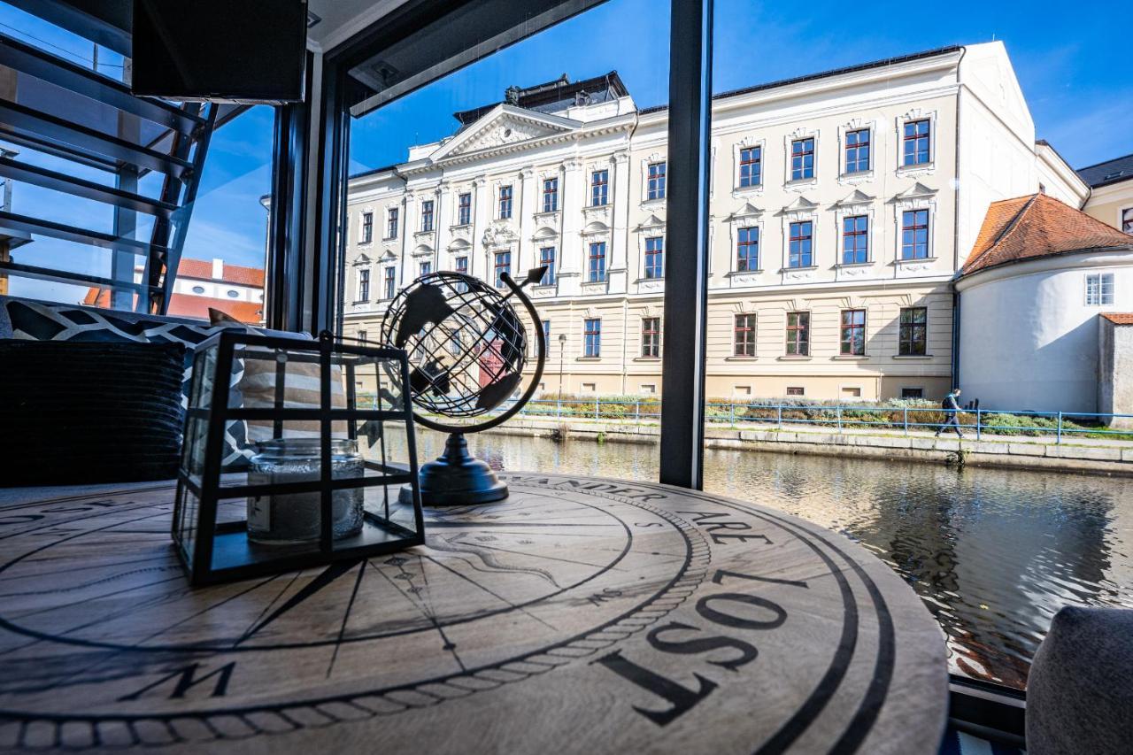 Rezidence Malse - Unikatni Apartmany Na Vode Ceske Budejovice Dış mekan fotoğraf